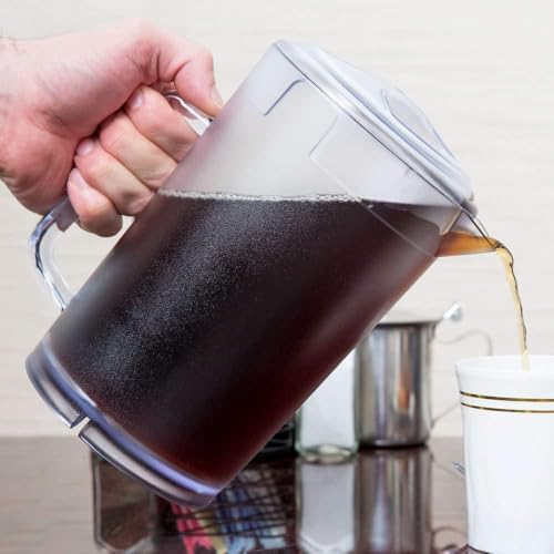 G.E.T. 64 oz Clear Plastic Pitcher with Lid