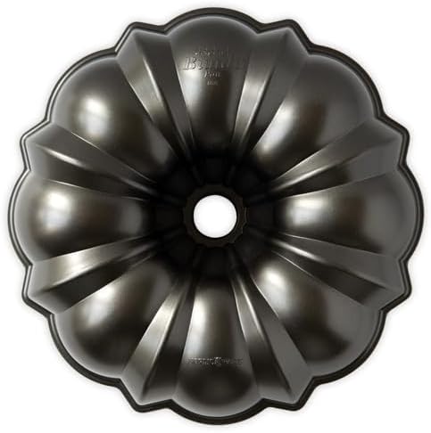 Nordic Ware Original Bundt, 12-Cup, Graphite