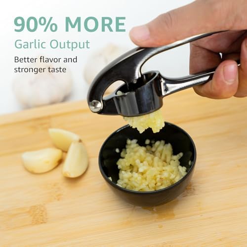 Garlic Press Crusher & Mincer – Easy Squeeze Ergonomic Handle, Heavy Duty Zinc Alloy, Dishwasher Safe, Includes Peeler & Cleaning Brush – Garlic Ginger Crusher Tool (Black)