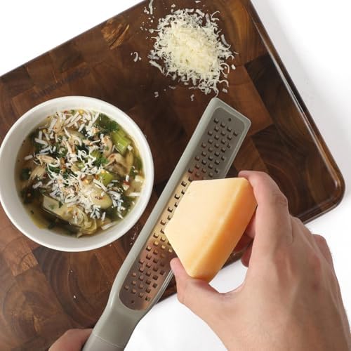 Calphalon Edge Lemon Zester, Stainless Steel Fine Citrus Grater for Lemon, Garlic & Ginger, Handheld Kitchen Zester with Protective Cover & Ergonomic Handle, Taupe