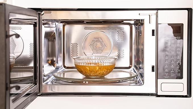Sculpted 3 Pack Glass Mixing Bowls (1.1 QT, 2.1 QT, 3.7 QT) – Borosilicate Glass Bowls with Airtight BPA-Free Lids, Nesting Bowls for Baking and Prepping Food, Oven, Freezer & Microwave Safe