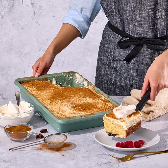 KitchenAid Nonstick Swiss Engineered Aluminized Steel Cake Pan, Dishwasher Safe, Cardamom, 9 x 13 Inch