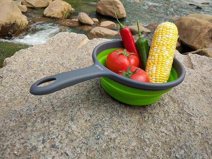 ZOER Kitchen Foldable Pasta Strainers,Collapsible Colanders with Handles,Space-Saver Folding Silicone Strainers Colander,Capacity of 2 quart (Green and Green)