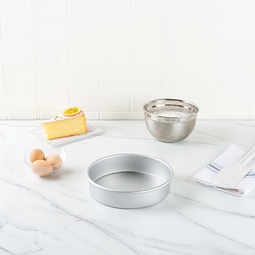 Restaurantware Aluminum Straight-Sided Cake Pan - Pack of 1 - Met Lux 8 x 2 Inches Round Baking Tin, Greaseproof, Even-Heating, Freezable - Anodized Aluminum Round Cake Pan Ideal For Baking