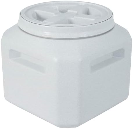 Vittles Vault Airtight Pet Food Storage Container + Scoop, Up to 30lbs