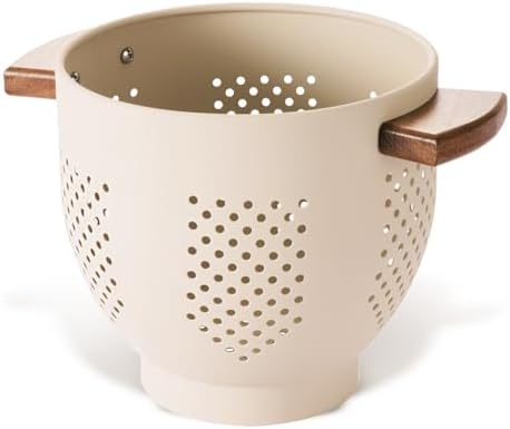 BeFare Metal Colander with Wood Handle and Stable Base, Powder Coated Steel Kitchen Strainer Basket for Draining Pasta, Vegetable and fruit (3quart,Sandyellow)