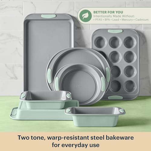 Pyrex 8-Piece Metal Bakeware Set with Heatsafe Silicone Handles, Sage