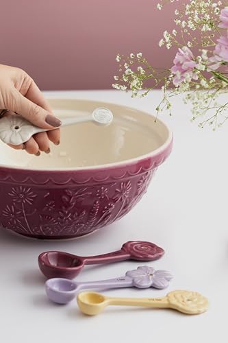 Mason Cash In the Meadow S18 Mixing Bowl, 2.85 Quart Mixing Bowl, Embossed Floral Daisy Design, Durable Ceramic Bowl for Baking Bread Dough, Cake Batter, Cookies & Kitchen Serving Bowl