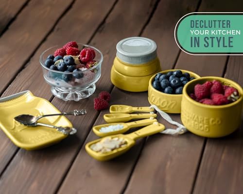 Comfify Yellow Mason Jar Measuring Set – 4 Cups, 4 Spoons, Spoon Rest