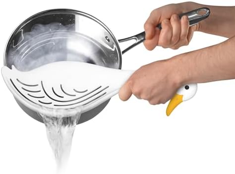 Genuine Fred WATERFOWL Goose Pot Strainer – Great for Pasta and Vegetables - Easy One-Handed Draining - Space-Saving Design - Funny Kitchen Gadget and Accessory