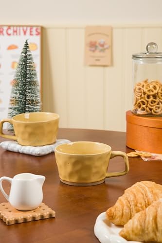 DIHOclub Farmhouse Ceramic Coffee Mug with Animal Figurine – Rustic Stoneware Cup, Matte Finish, Ideal for Breakfast & Home Decor (Yellow Cat)