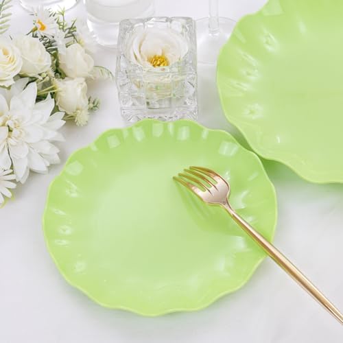 LIYH 24Pcs Green Unbreakable Plastic Plates for Birthday Scalloped