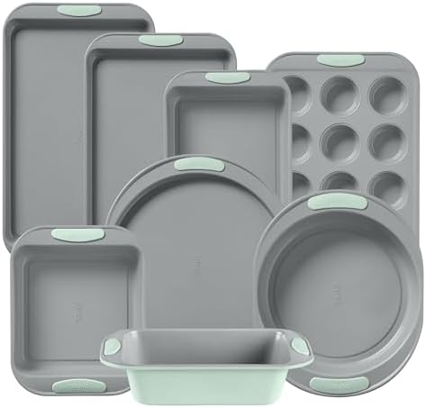 Pyrex 8-Piece Metal Bakeware Set with Heatsafe Silicone Handles, Sage