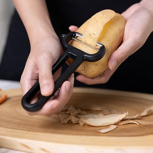 Linoroso 2 Pieces Vegetable Peeler Set with Straight Peeler and Serrated Peeler, Dishwasher Safe Classic Euro Fruit Peeler for Kitchen, Potato Peelers for Peeling veggie and Food, Black