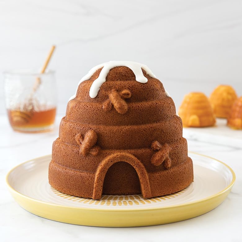 Nordic Ware Beehive Cake Pan, 10 Cup, Toffee