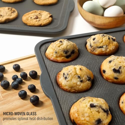 Calphalon Omni Bakeware Set, 6-Piece Baking Sheet Set, Baking Pans Set, Silicone Bakeware with GlassFlex Technology & Micro-Woven Glass Core, Nonstick Surface with Even Heating for Baking
