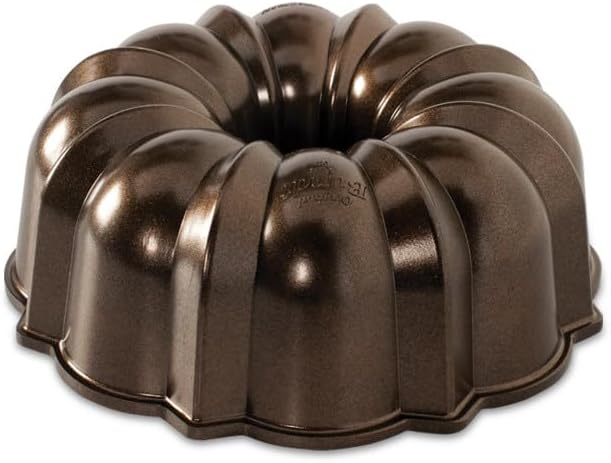 Nordic Ware Original Bundt, 12-Cup, Bronze