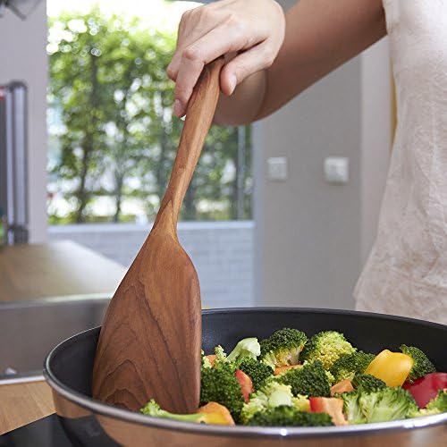 FAAY 13.5" Right-Hand Teak Spatula for Wok - Extra Wide 3.15" Head, Thin Edge Turner for Nonstick Pans, Coconut Oil Finish, Thai Handcrafted Wood