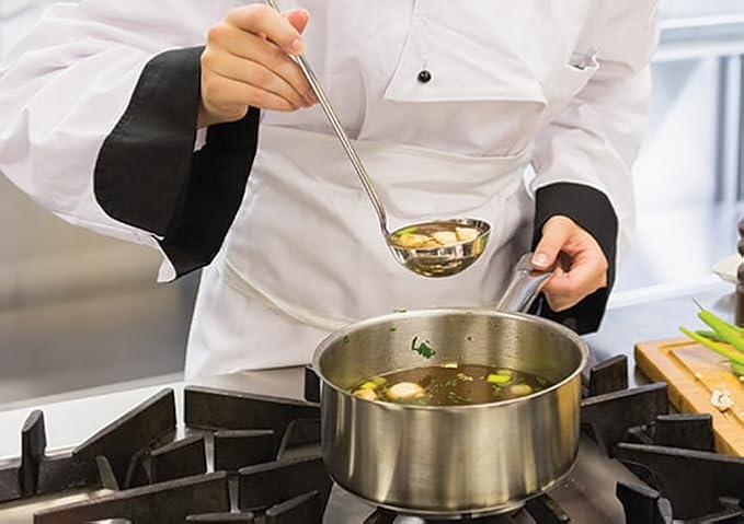 Winco Heavy-Duty Stainless Steel Sauce Pan with Cover and Helper Handle, 7.5 Quart