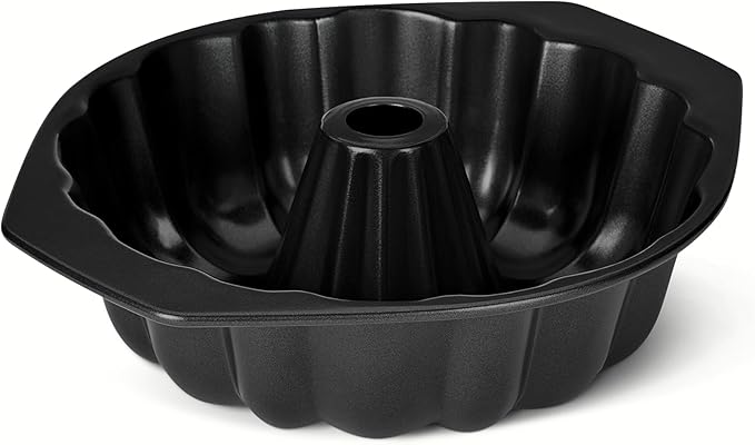 Amazon Basics Nonstick Bundt Pan, Dishwasher and Oven-Safe, 10 inch, Black
