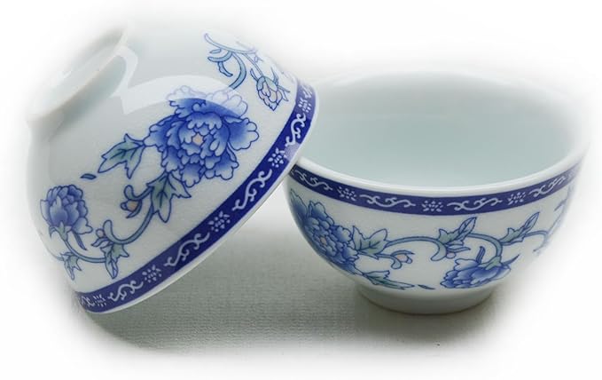 Liang baobao Chinese Traditional Tea Tasting Cup Set of 4, 2oz White Porcelain Mini Cups for Gongfu Tea Ceremony (Blue and White Peony)