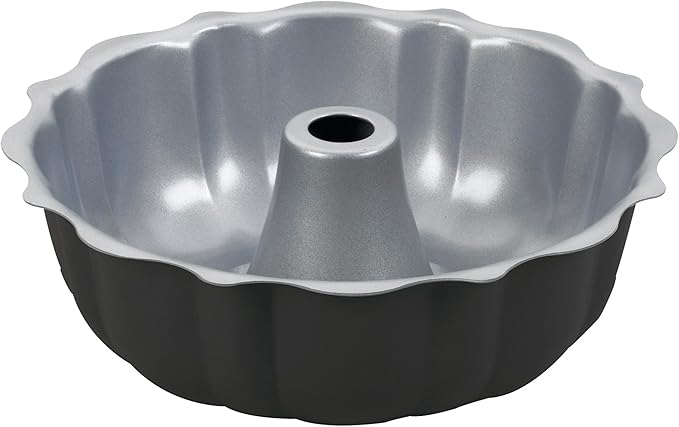 Cuisinart Chef's Classic Nonstick Bakeware 9-1/2-Inch Fluted Cake Pan,Silver