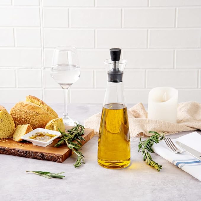 Restaurantware-Forma Professional 3 x 3 x 10.5 Inch Glass Oil Drizzler, 1 Borosilicate Olive Oil Dispenser - 17-Ounce Capacity, Stainless Steel Spout, Glass Bottle Dispenser, Silicone Cap, For Oils
