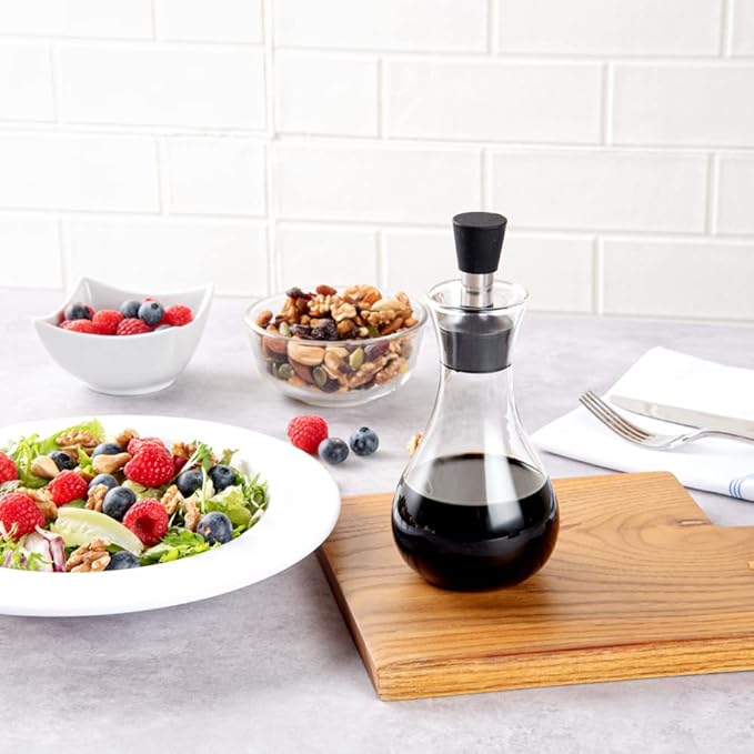 Restaurantware-Forma Professional 4 x 4 x 6 Inch Glass Oil Drizzler, 1 Borosilicate Glass Bottle Oil Dispenser - 8-Ounce Capacity, Stainless Steel Spout, Olive Dispenser, Silicone Cap, For Oils