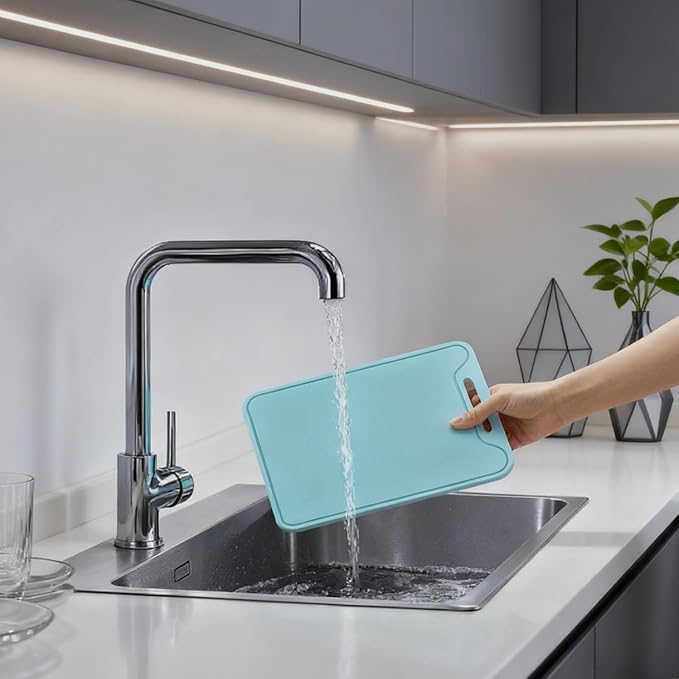 Jerliflyer Silicone Cutting Board,8.6 * 11.8in BPA Free Flexible Kitchen Chopping Board for Meat, Vegetables and Fruit,Dishwasher Safe(Blue)