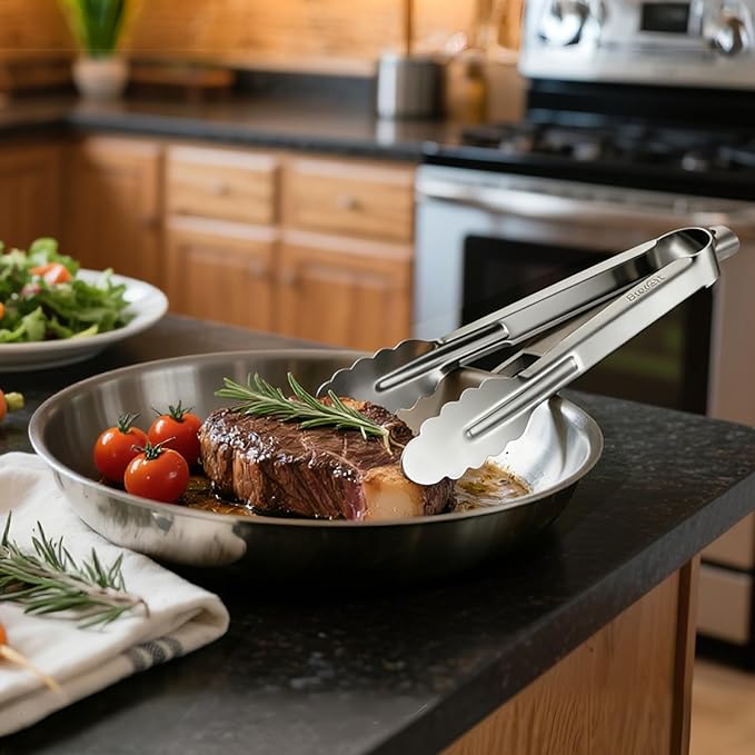 12 Inch Stainless Steel Pan with Lid & Kitchen Tongs, 3-Ply Stainless Steel Frying Pan, Induction Compatible Skillet with Even Heat for Searing, PFOA-FREE, SGS-Certificated