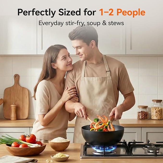 WANGYUANJI Carbon Steel Wok with Lid, 8.7" Small Wok & Stir Fry Pan, Professional Heavy Gauge Flat Bottom for Electric/Induction Stoves, Premium Personal Size Skillet for Solo Cooking (Black)