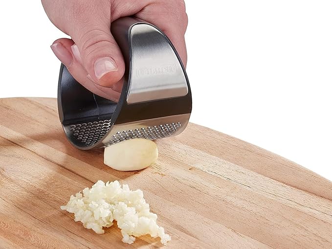 Leifheit Garlic-King Proline Garlic Press, Precision Cutting Garlic Mincer with Crush-Free Design, Ergonomic Easy-Press Handle, Dishwasher Safe Tool for Flavorful Garlic Prep, Black/Silver
