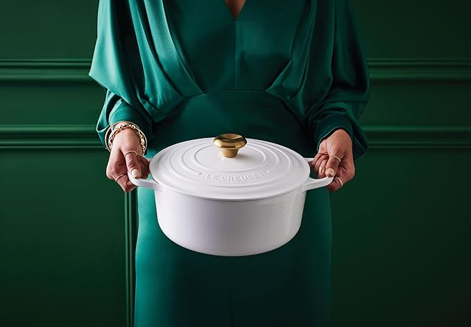 Le Creuset Enameled Cast Iron Signature Round Dutch Oven, 7.25 qt., White