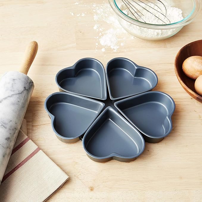 Fox Run Linked Heart Cake Pan, 4-Inch, Preferred Non-Stick