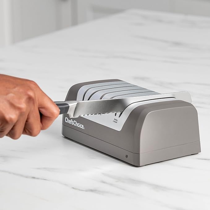 Chef'sChoice Electric Knife Sharpeners with Rechargeable Battery for 20-Degree Straight and Serrated Knives using 100-Percent Diamond Abrasives, 3-Stage, Gray