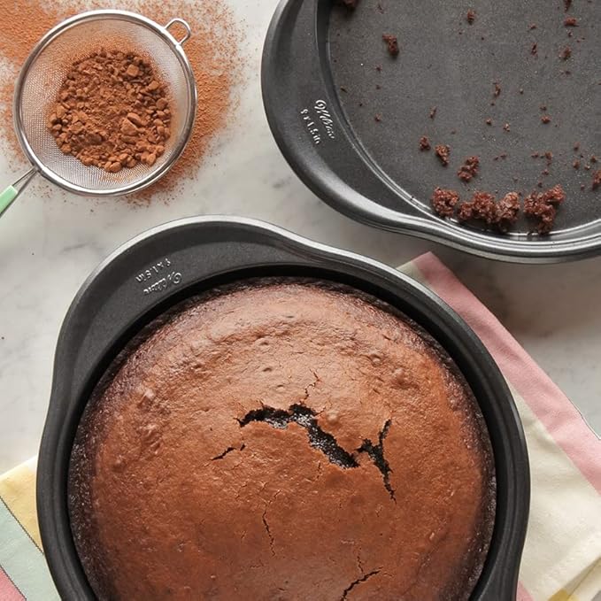 Wilton Platinum Non-Stick 9 Inch Round Cake Pan, Cold-Rolled Steel Bakeware, Made without PFAS, Packaging May Vary