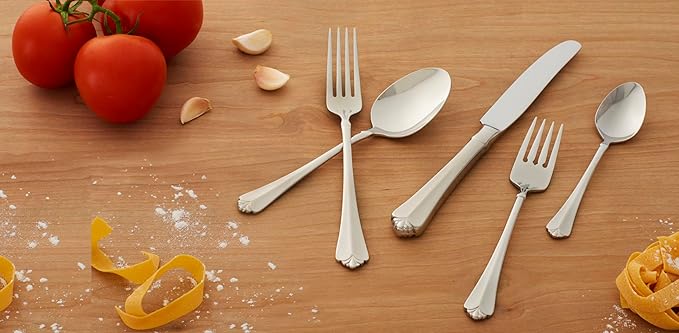 Oneida Silverware Set, Juilliard 20-Piece Fine Flatware Set, Service For 4, 18/10 Stainless Steel, Dishwasher Safe, Knives Spoons And Forks Sets, Home And Kitchen Utensils (Silver, 20 Piece)
