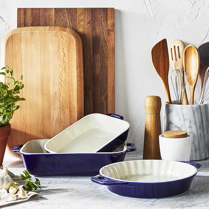 STAUB Ceramic Bakeware-Pie-Pans Dish, 9-inch, Dark Blue