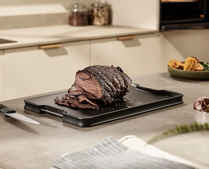 Joseph Joseph Cut&Carve Plus - Non-Slip, Multi-Function, Double-Sided Cutting Board for Food Preparation and Carving- Dishwasher Safe, Large – Black