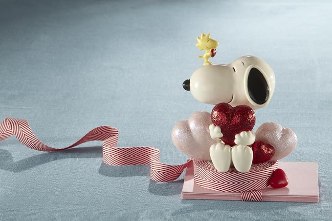 Lenox 846712 Snoopys Love Figurine by Lenox
