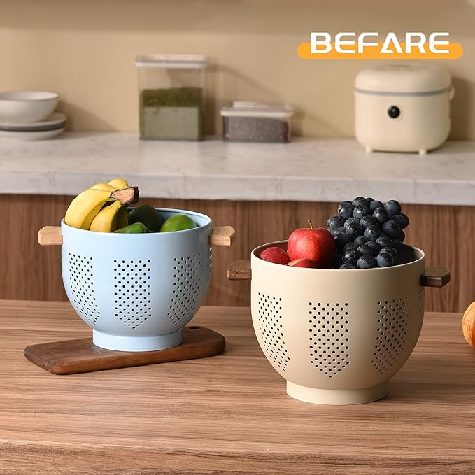 Metal Colander with Wood Handle and Stable Base, Powder Coated Steel Kitchen Strainer Basket for Draining Pasta, Vegetable and fruit(7quart,Sandyellow)