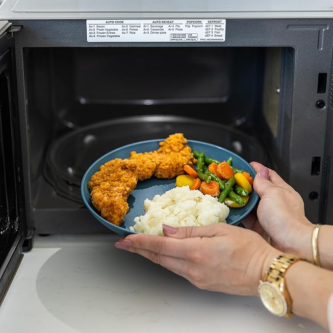 Grow Forward Premium Wheat Straw Plates - 8 Inch Reusable Hard Plastic Dinner Plates Set of 8 - Unbreakable Microwave Safe Plates for Dessert, Camping, RV, Outdoors, Patio, Kitchen Dishes - Tropical