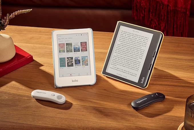 Kobo Remote | Page Turner | Compatible with Kobo eReaders | Hands Free Reading | Ergonomic | Bluetooth® Connection | (Black)