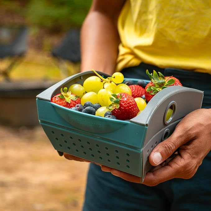 Coghlan's Snapfold Mini Colander – 1-Quart (.95 L) Compact, Collapsible Strainer for Pasta, Vegetables, Fruit, Space-Saving, Self-Standing with Handles, for Camping and Outdoor Kitchens, Mini Size