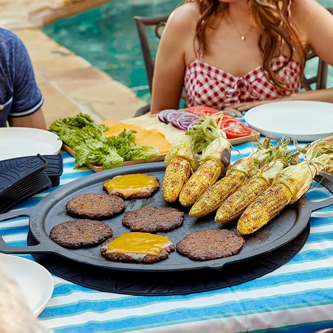 Solo Stove Large Cast Iron Griddle Top, Cookware for Bonfire and Yukon fire pit, Fireplace accessory, Cooking surface: 17.75", Weight: 16.5 lbs