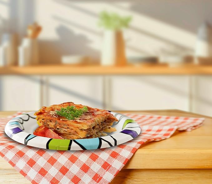Amazon Basics Ultra Disposable Paper Plates, 8.62 Inch, Microwave-Safe, Soak-Proof, Cut Resistant, 880 Count (4-Pack of 220)