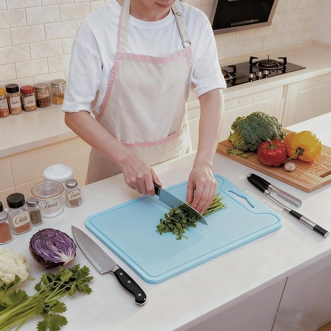 Jerliflyer Silicone Cutting Board,8.6 * 11.8in BPA Free Flexible Kitchen Chopping Board for Meat, Vegetables and Fruit,Dishwasher Safe(Blue)