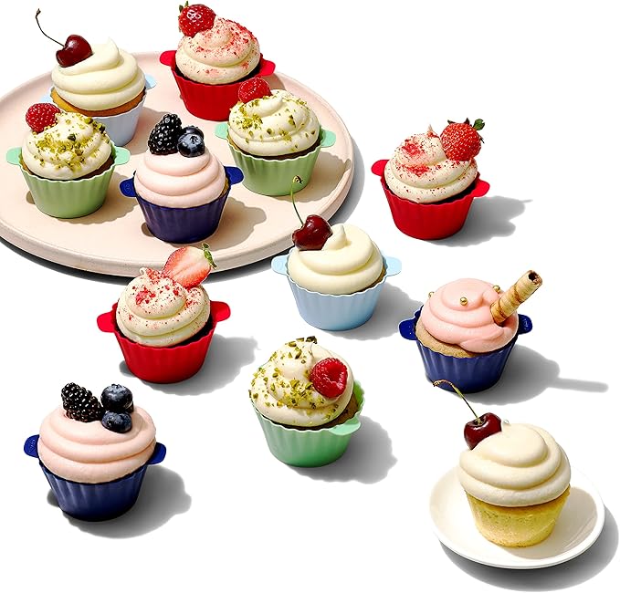OXO Good Grips Silicone Baking Cups, Pack of 12, Reusable, BPA-Free, Dishwasher Safe, Non-Stick, Food Grade, Cupcake Cups, Muffin Cups, Cupcake Liners, Muffin Liners