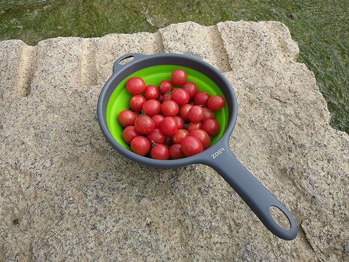 ZOER Kitchen Foldable Pasta Strainers,Collapsible Colanders with Handles,Space-Saver Folding Silicone Strainers Colander,Capacity of 2 quart (Green and Green)