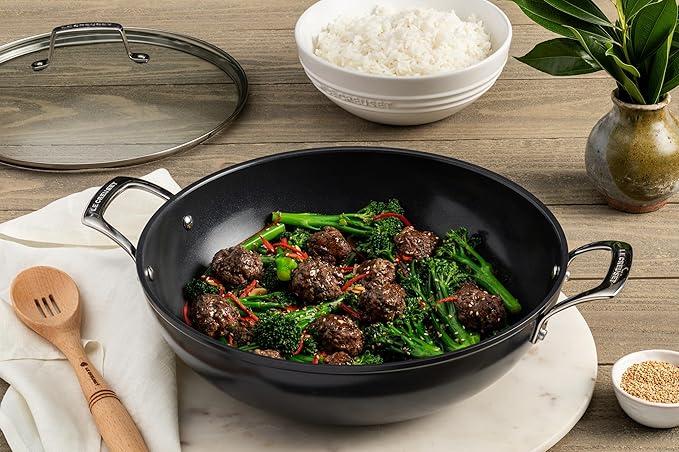 Le Creuset Essential Non-stick Ceramic Wok, 6 1/3 qt.